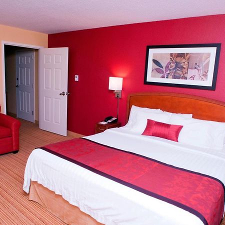Courtyard Middlebury Hotel Екстериор снимка