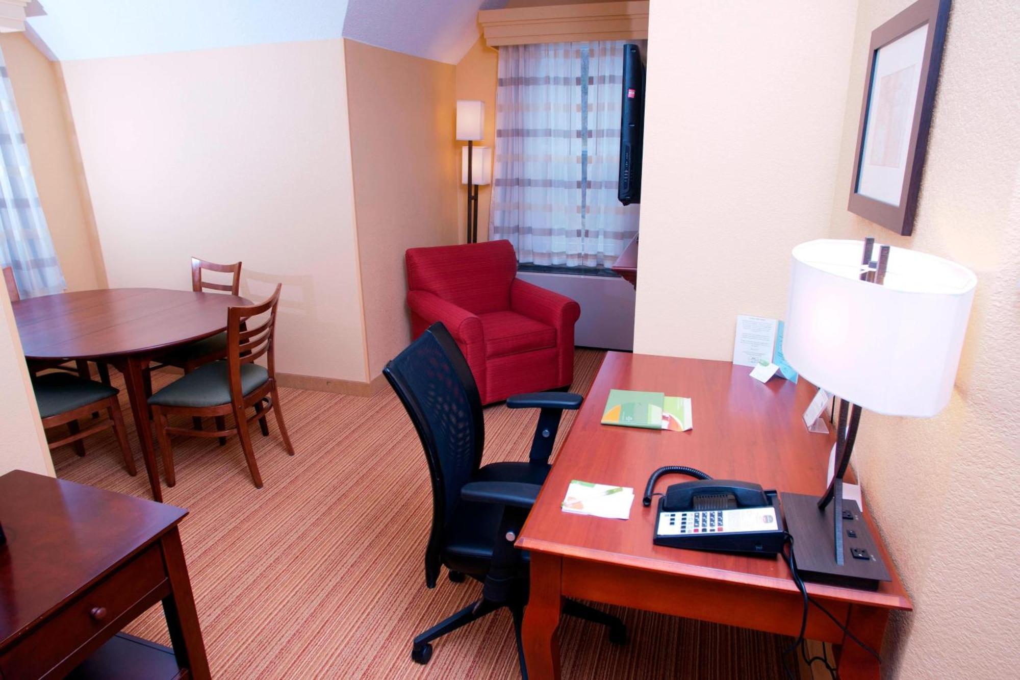 Courtyard Middlebury Hotel Екстериор снимка