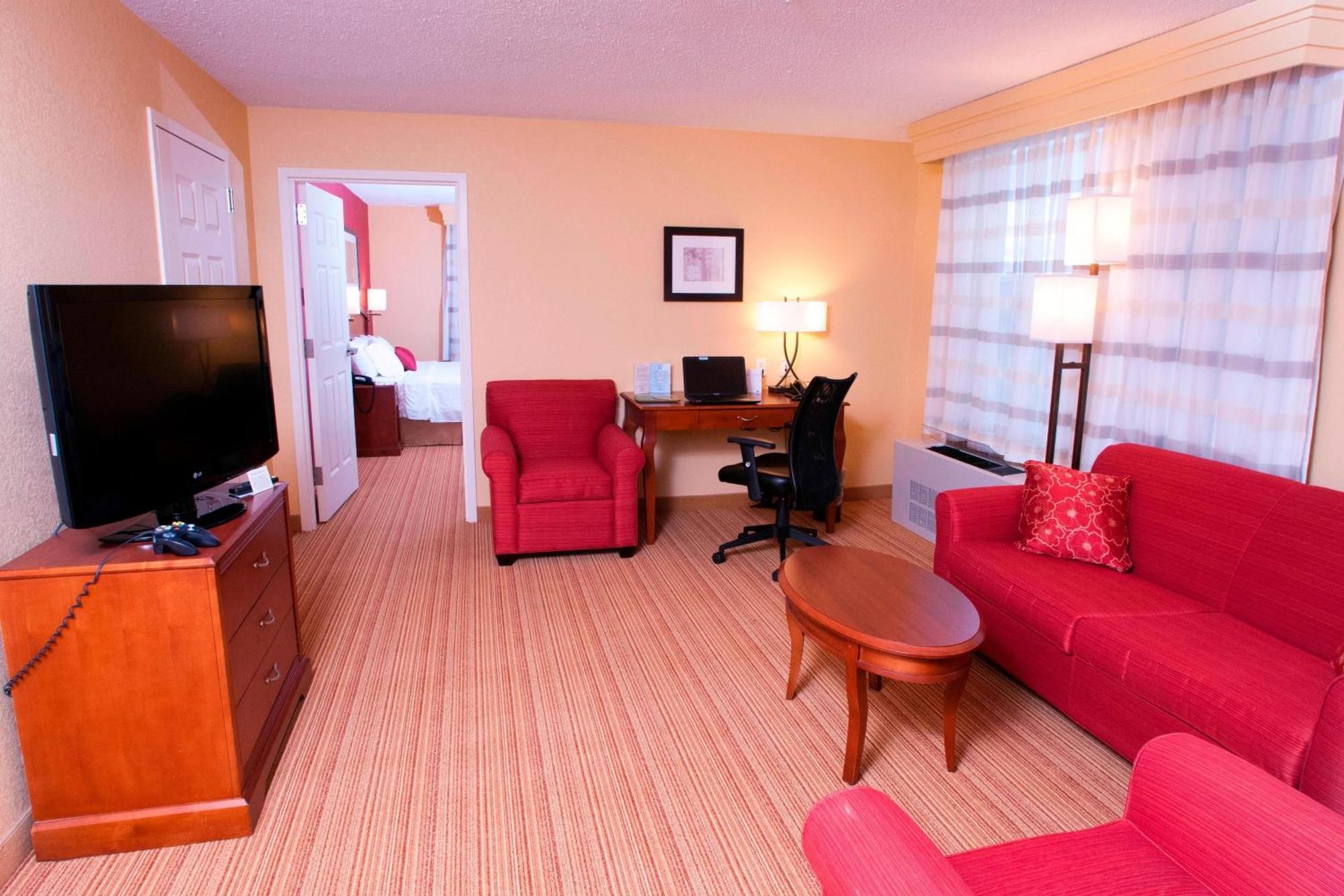 Courtyard Middlebury Hotel Екстериор снимка